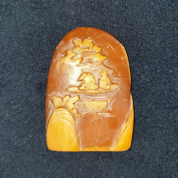 4” Unique Vintage Yellow Shoushan Stone – Double-Sided Hand-Carved Masterpiece - Picture 4 of 14